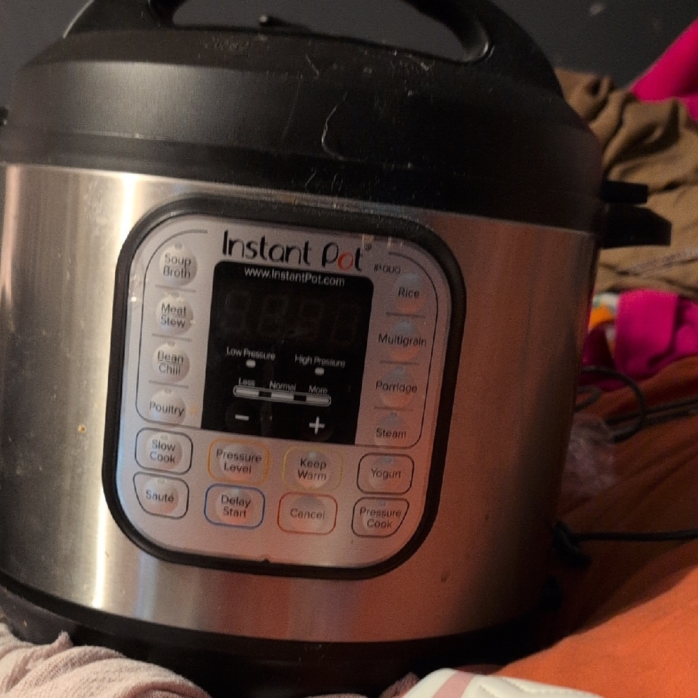 Instant Pot Multi-Function Cooker - Picture 2 of 2